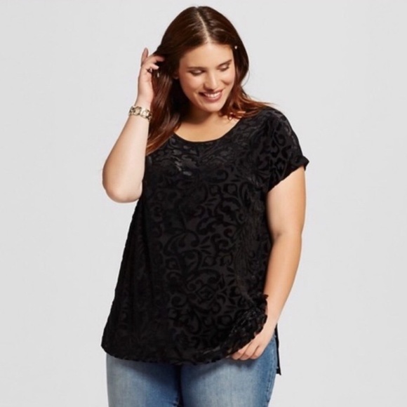 2X LEFT! Ava & Viv Velvet Black Embossed Blouse - Picture 1 of 5